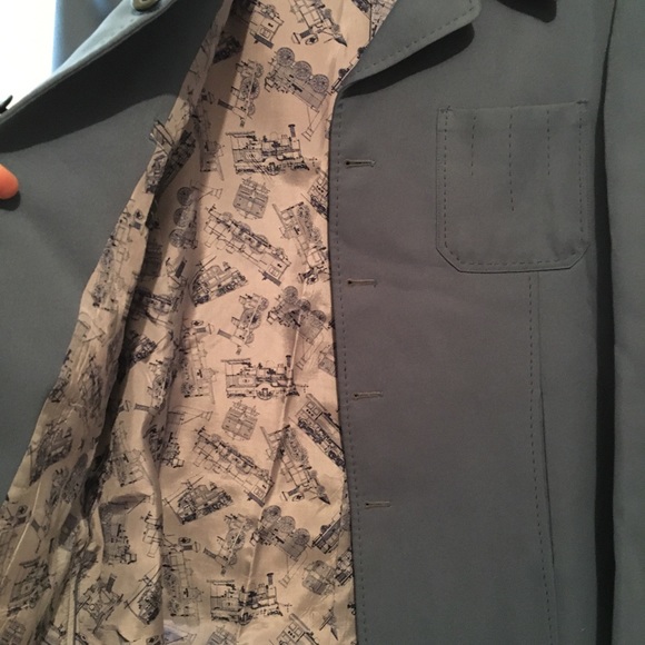 Classy Suit Sz in Pictures - Picture 3 of 10